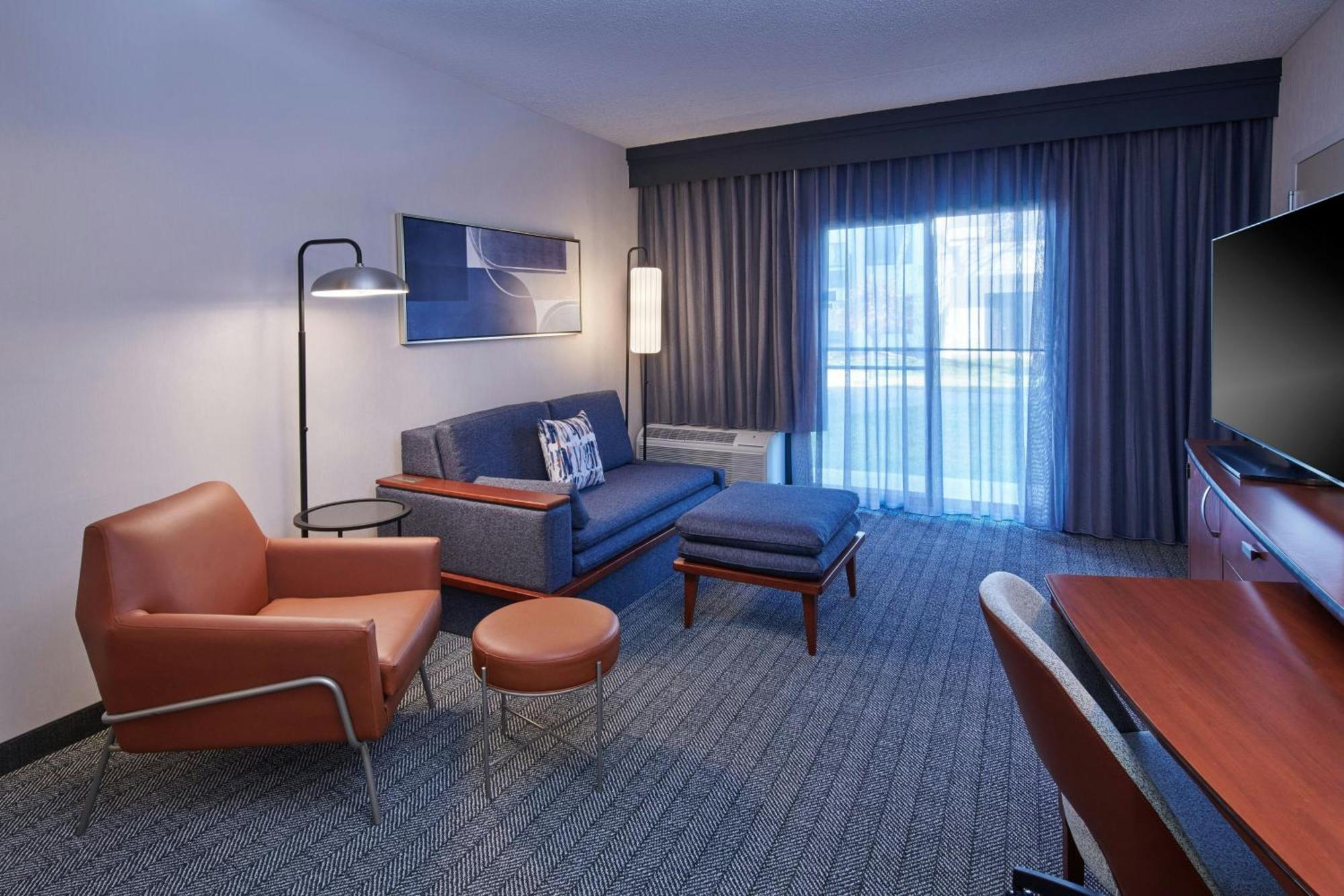 Courtyard Detroit Metro Airport Romulus Hotel Ngoại thất bức ảnh