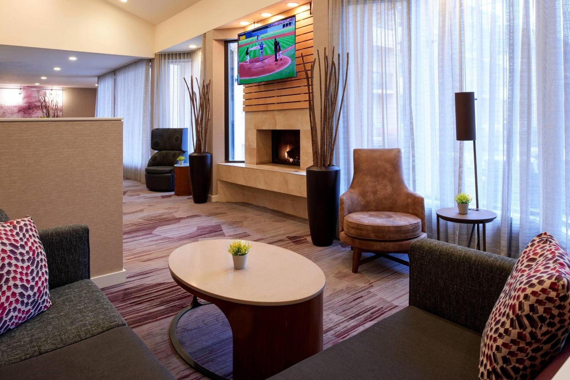 Courtyard Detroit Metro Airport Romulus Hotel Ngoại thất bức ảnh